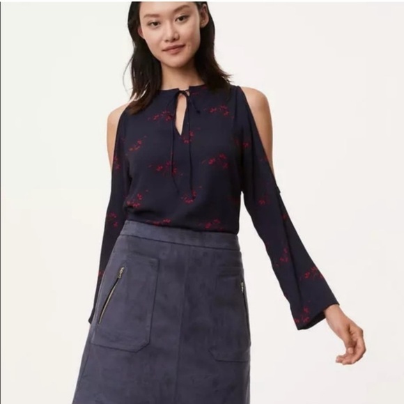 NWT LOFT Floral Cold Shoulder Flowy Top - Picture 1 of 11